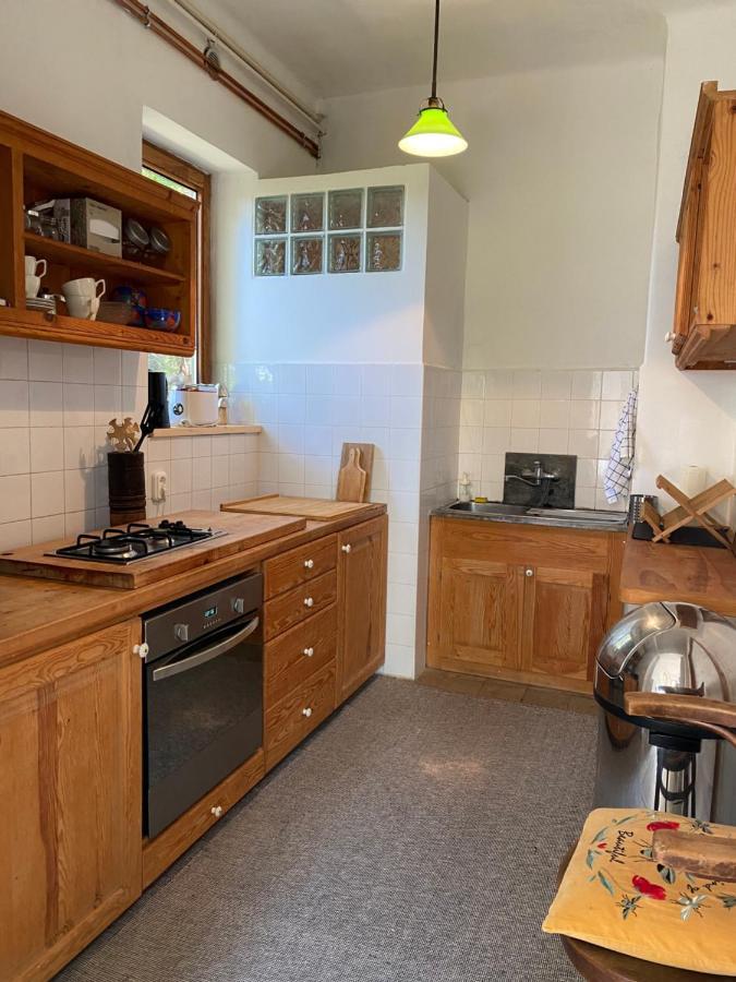 בודפשט Rustic Cottage & Garden Retreat On Buda Hilltop מראה חיצוני תמונה